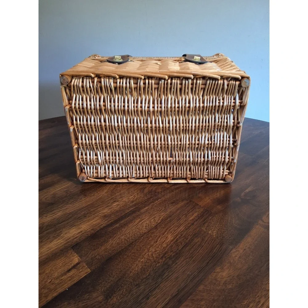 Picnic Time Wicker Picnic Basket Set for 2 Wine Glasses Cork Puller & Napkins
